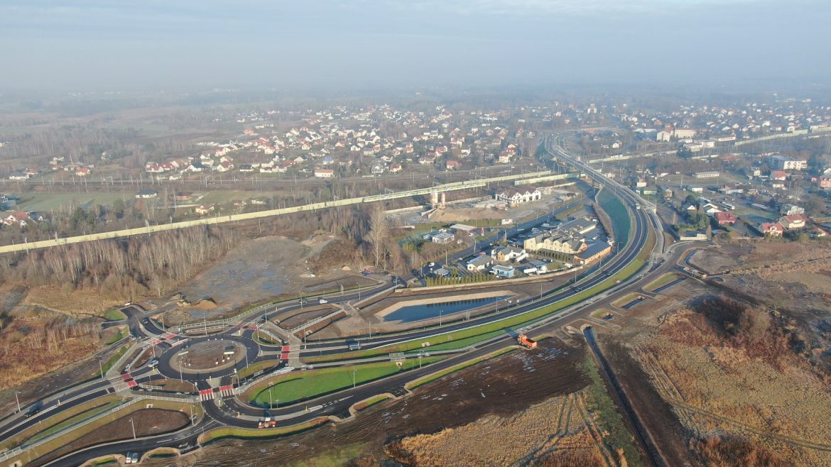 Nowy wiadukt nad Rail Baltica w Tłuszczu