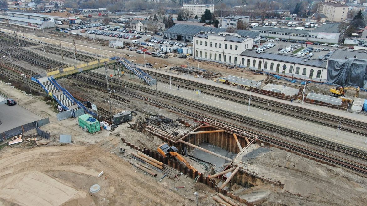 csm_3_Bialystok_widok_na_budowe_przejscia_pod_torami_do_dworca_fot_Artur_Lewandowski_PKP_Polskie_Linie_Kolejowe_SA_9cacb1ff81