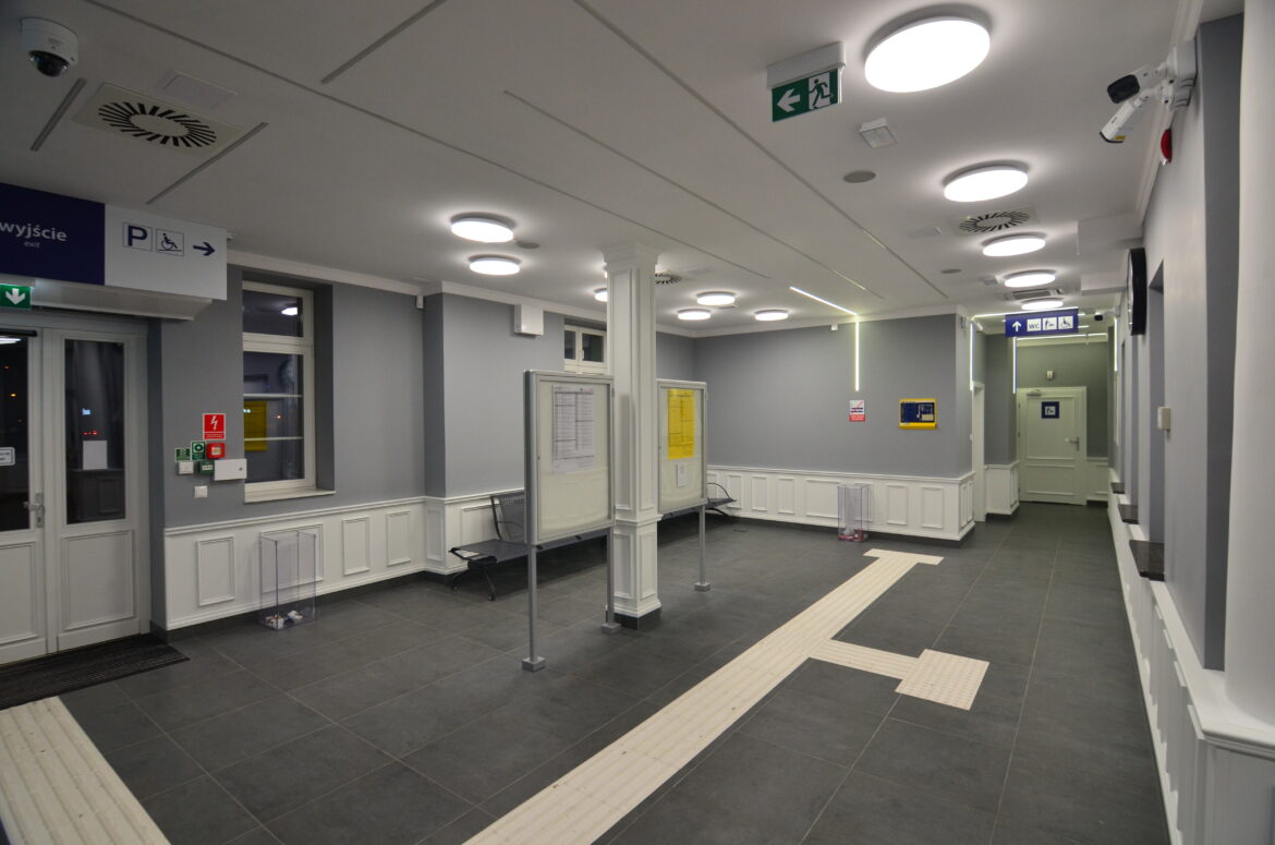 Dworzec we Władysławowie – zdjęcia (1)