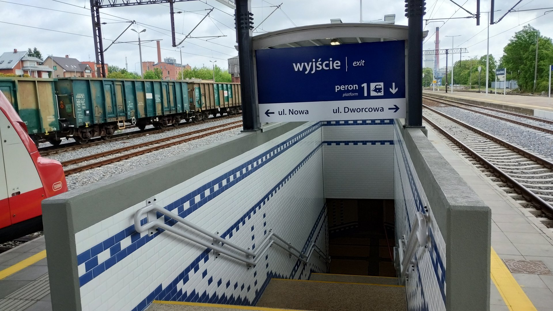 Kolejowe przejście łączy Nakło