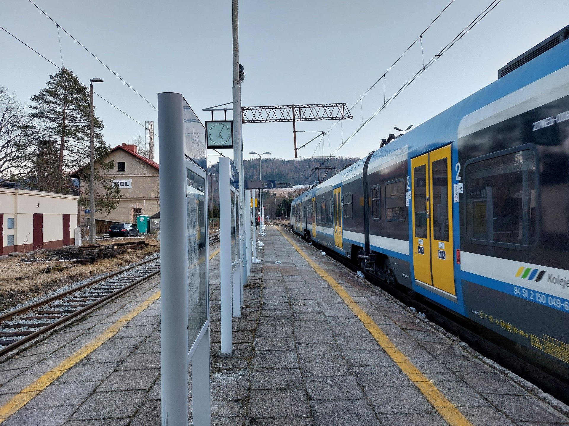 Szybsze połączenia i wygodne perony