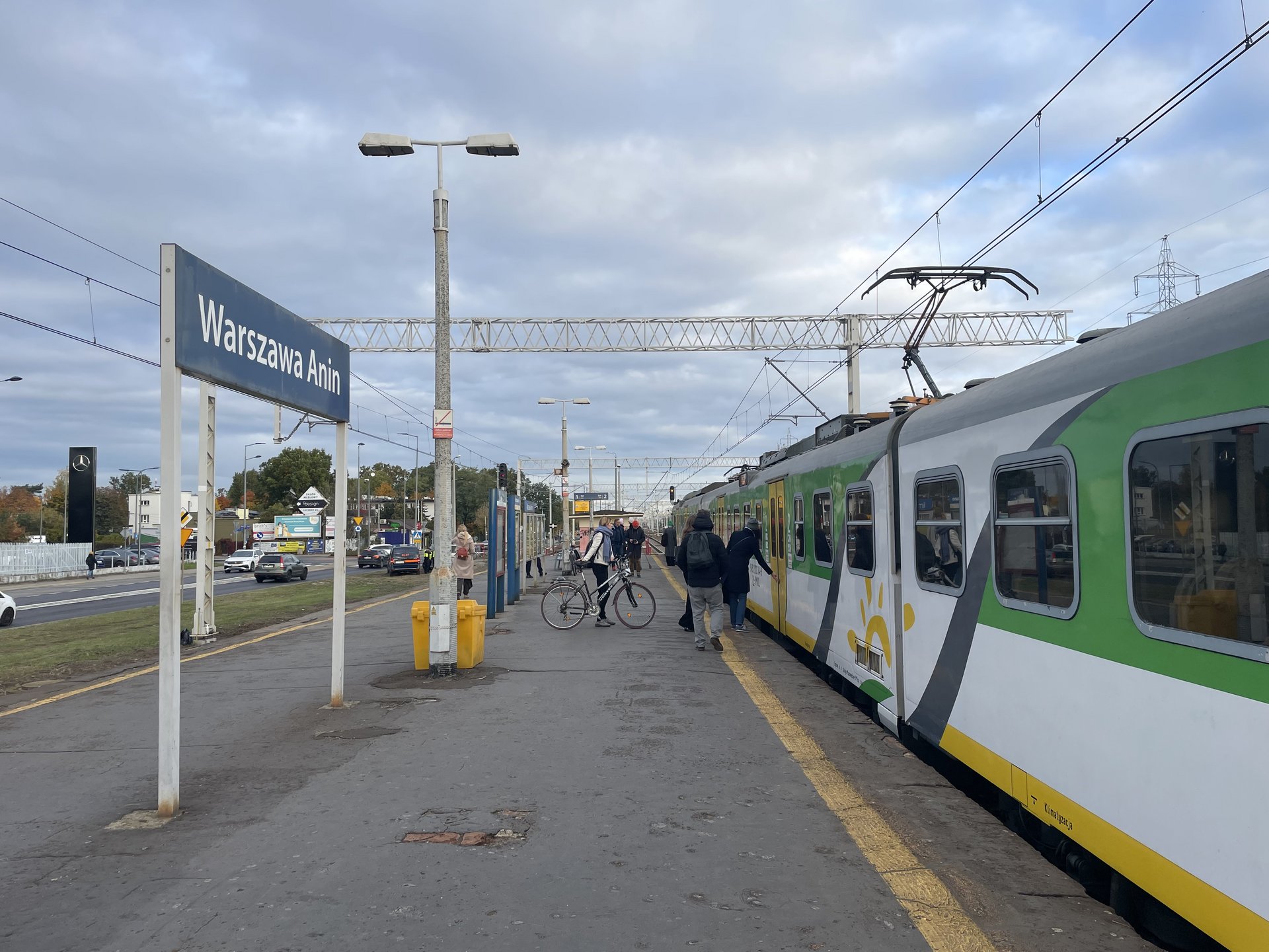 Umowa na cztery tory na linii otwockiej