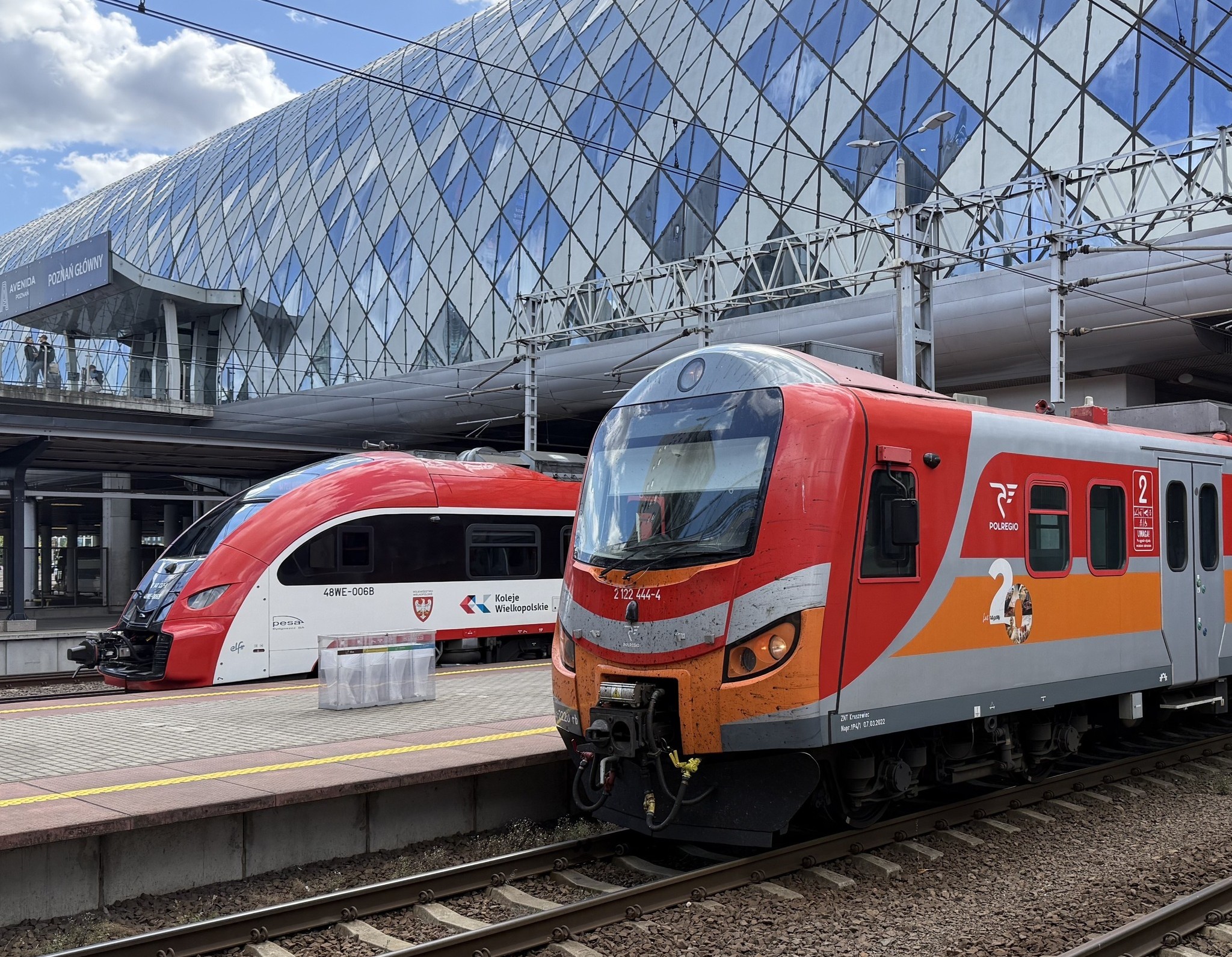 Ponad 10 milionów komercyjnych pasażerów