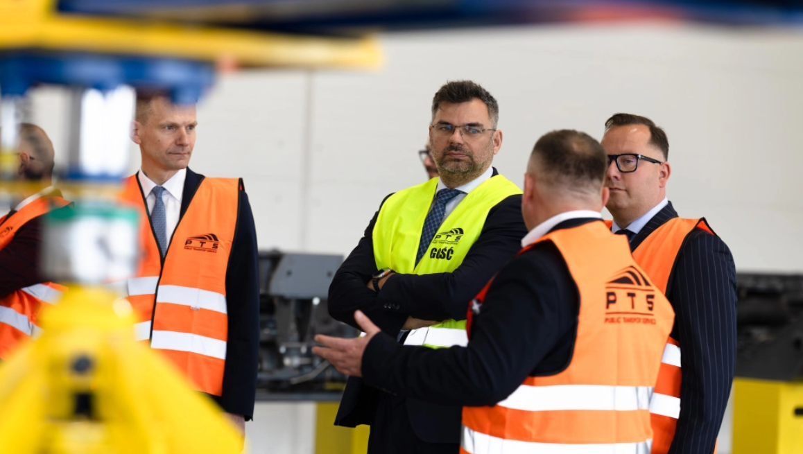 KMŁ podpisały umowę na P5 pociągów EN77