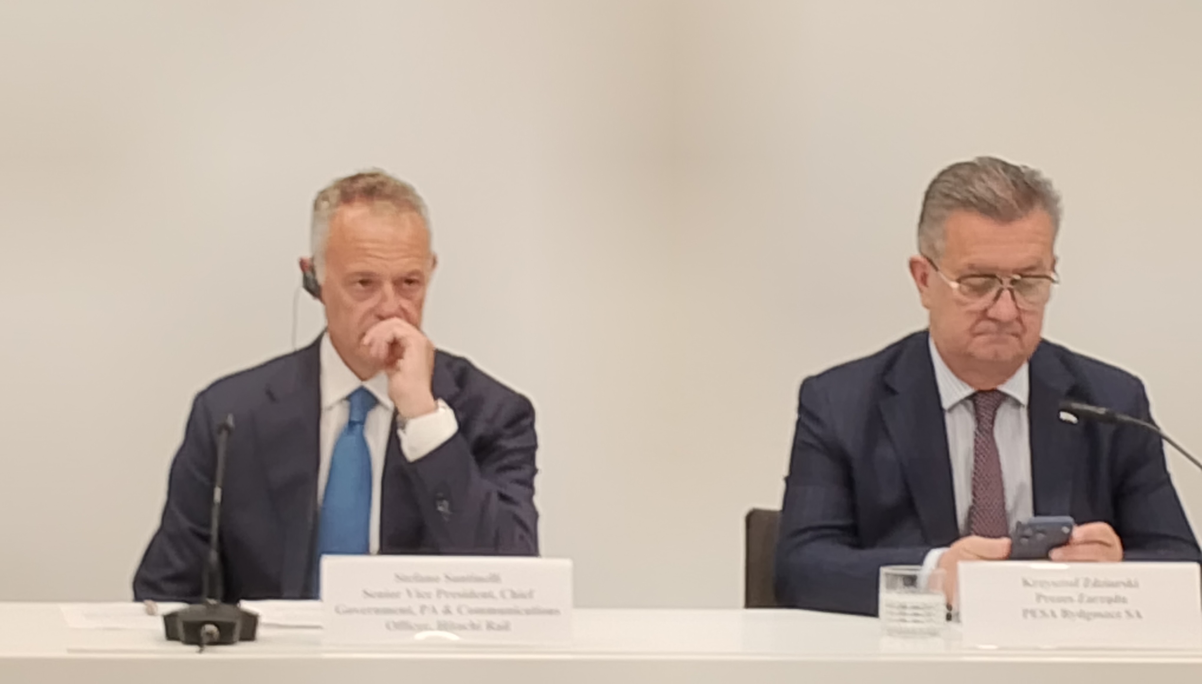 PESA i Hitachi nawiązały strategiczną współpracę