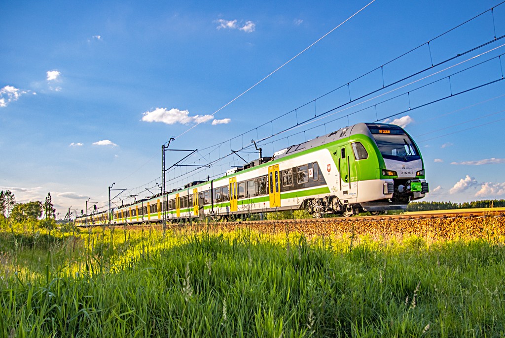 Rośnie flota FLIRTÓW Kolei Mazowieckich