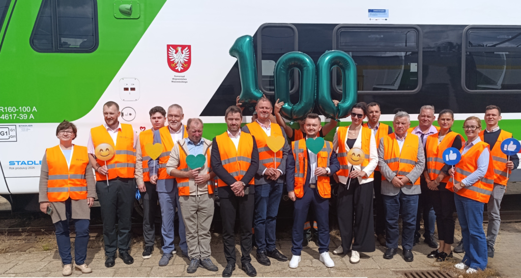 Setny FLIRT w barwach Kolei Mazowieckich