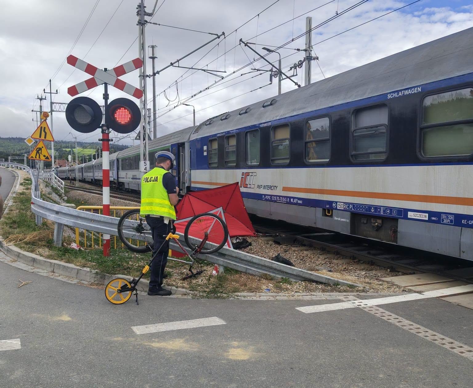 Rowerzysta zginął na przejeździe