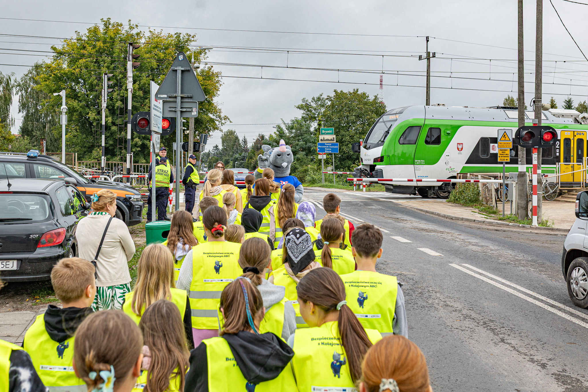 Kolejowe ABC uczy zasad bezpieczeństwa użytkowników hulajnóg