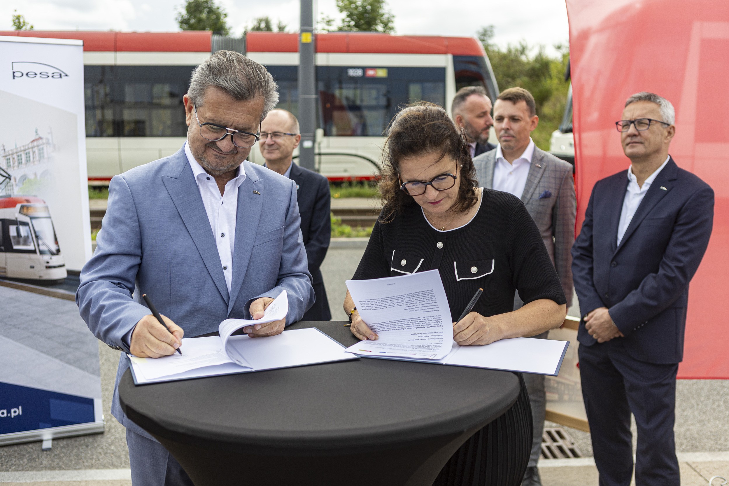 Umowa na najdłuższe tramwaje w Polsce podpisana
