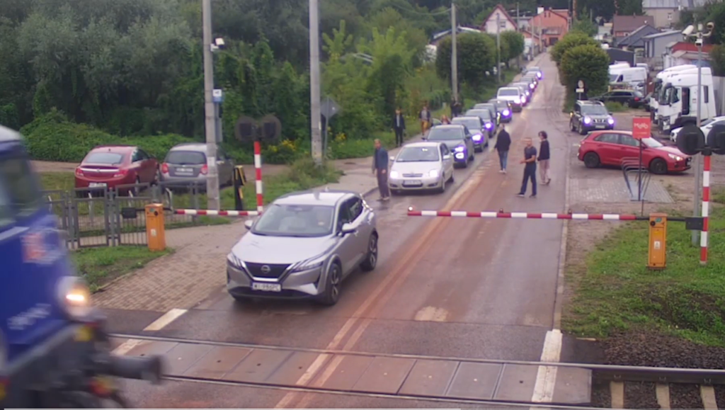 Groźny incydent na tym samym przejeździe